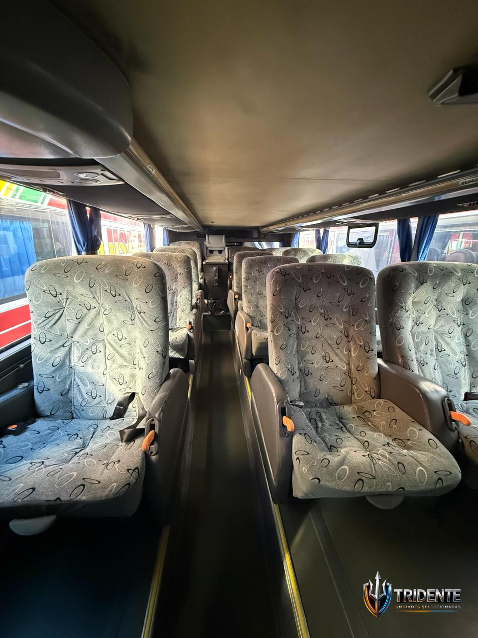 Scania K380 2013 — Colectivo usado, foto 15