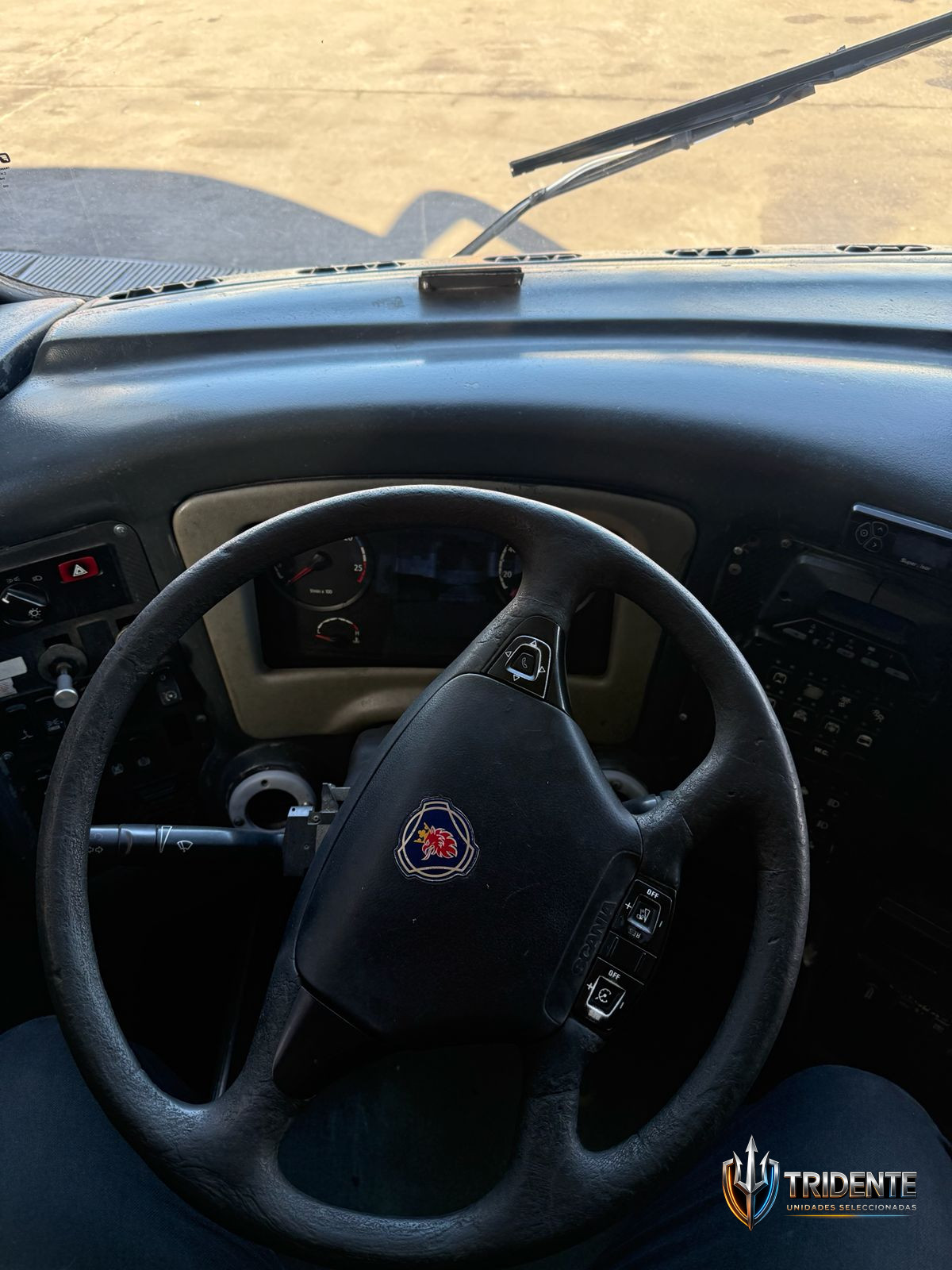 Scania K380 2014 — Colectivo usado, foto 9