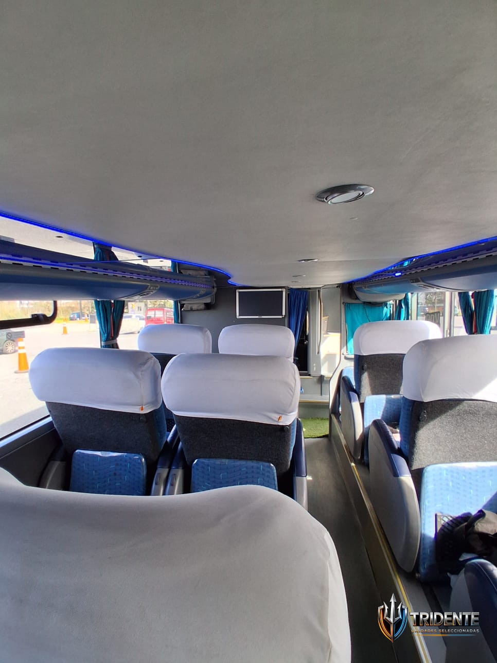 Volvo B450R 2016 — Colectivo usado, foto 14