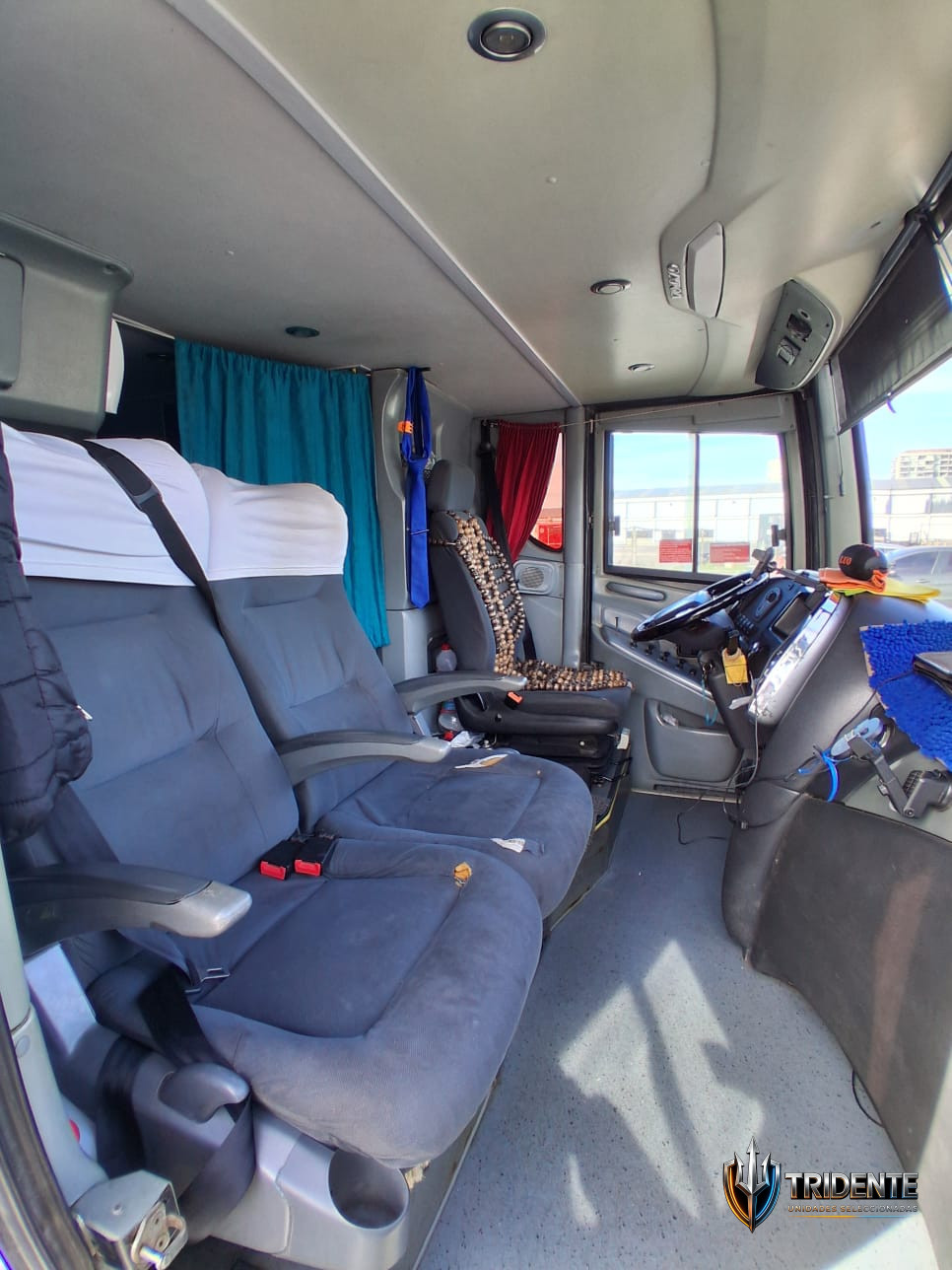 Volvo B450R 2016 — Colectivo usado, foto 22