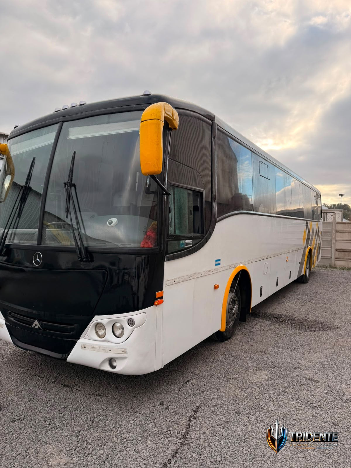 Mercedes-Benz OH1518 2014 — Colectivo usado, foto 1